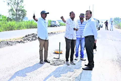 రోడ్ల మరమ్మతులు త్వరగా పూర్తిచేయాలి 