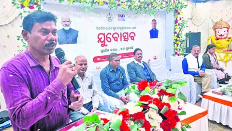 యువత అన్ని రంగాల్లో రాణించాలి 