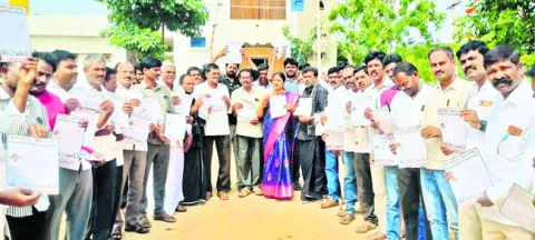 మెడికల్‌ కాలేజీలను కాపాడుకుందాం 