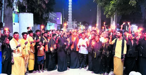 ● తొక్కిసలాట ప్రభుత్వ వైఫల్యమే 