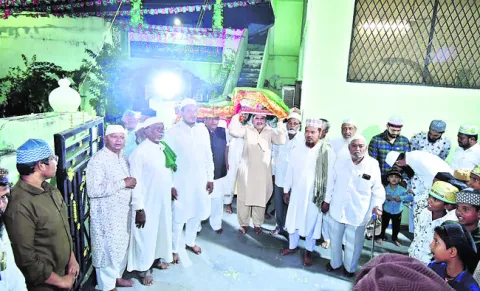 గంధం ఊరేగింపు