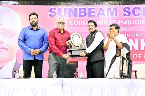 క్రమశిక్షణతో కూడిన విద్యను అందించాలి