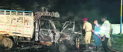 ప్రమాదవశాత్తు బొలెరో దగ్ధం 