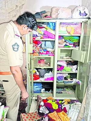 ద్వారకాతిరుమలలో వరుస చోరీలు 