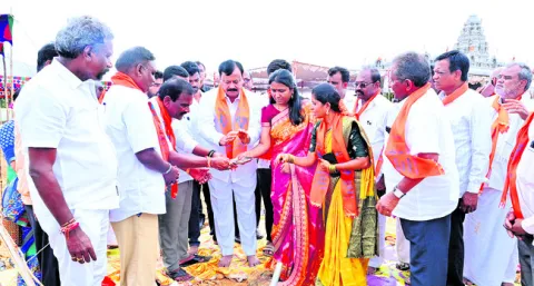 ఐక్యతతోనే సమస్యలకు పరిష్కారం 