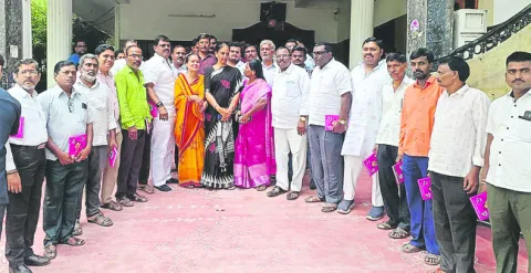 బీఆర్‌ఎస్‌లో భారీగా చేరికలు 