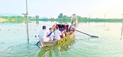 రామతీర్థంలో వైభవంగా తెప్పోత్సవం 