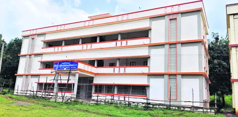 భవనం ప్రారంభమెన్నడో?