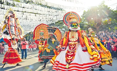 Sakshi Guest Column On Kerala Economic Development from Poverty