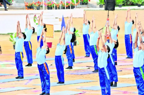 విద్యార్థుల్లో ఆరోగ్యం మెరుగుపర్చడమే లక్ష్యంగా..