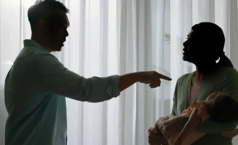 China divorce drama over baby name dispute delays birth certificate, vital vaccinations