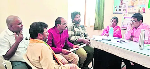 వైద్యాధికారిపై విచారణ