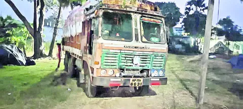 టీడీపీ నాయకులు చెబితేనే కొంటాం.. 