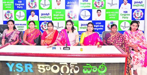 మహిళల తడాఖా చూపిస్తాం 