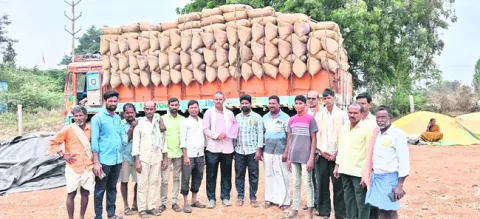 మిల్లర్ల దోపిడీపై రైతుల ఆందోళన 