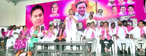 రాష్ట్రం వద్దన్నవారే రాజభోగాలు అనుభవిస్తున్నారు 