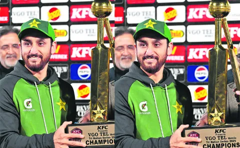 Pakistan team wins the triangular T20 tournament3
