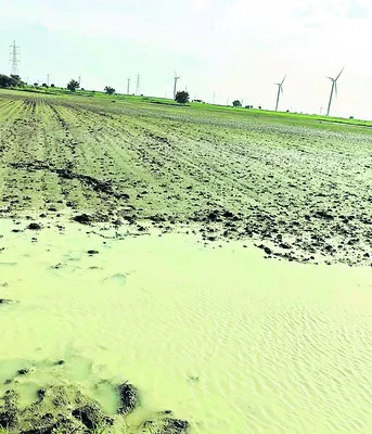 నిండా ముంచిన మోంథా 