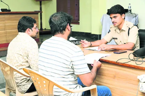 ఎస్పీ గ్రీవెన్స్‌కు 52 వినతులు 