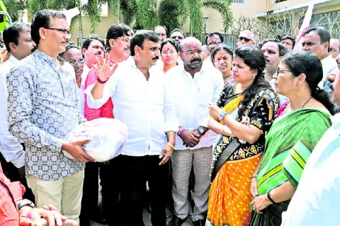 ఉద్యోగ సంఘాల ఔదార్యం