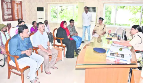 పోలీసులపై విశ్వాసం పెంచేలా పనిచేయాలి 