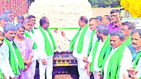 వరద బాధిత రైతులకు పరిహారం అందిస్తాం