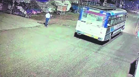 అద్దె బస్సే కొంప ముంచిందా?