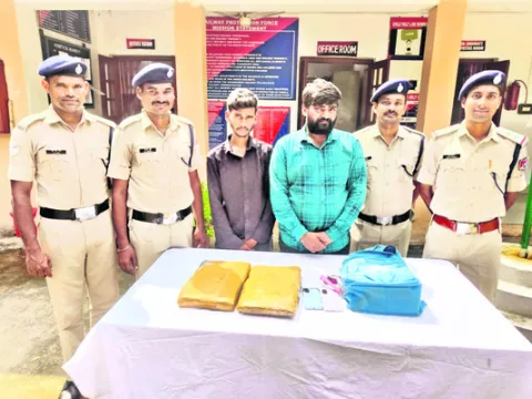 వేర్వేరు సంఘటనల్లో 14 కేజీల గంజాయి స్వాధీనం