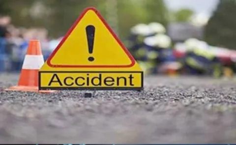 Road Accident At Nagarkurnool Lorry Hits Car