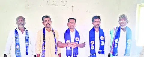 రైతులకు నష్టపరిహారంఅందించాలి 
