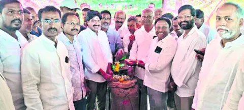 దళారులను నమ్మి మోసపోవద్దు