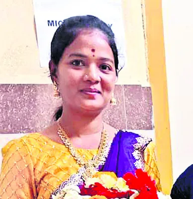 అనారోగ్య కారణాలతో నర్సింగ్‌ ఆఫీసర్‌ ఆత్మహత్య