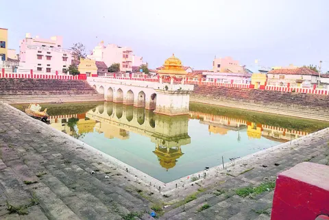 బ్రహ్మపుష్కరిణికి కార్తీకశోభ