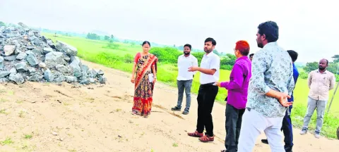 పనులు వేగవంతం చేయాలి