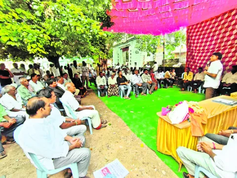 మెడికల్‌ కళాశాలల ప్రైవేటీకరణ ఆపాల్సిందే 