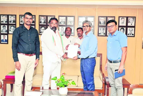 క్రాసింగ్‌ రైల్వేస్టేషన్‌గా ఊట్కూర్‌ 