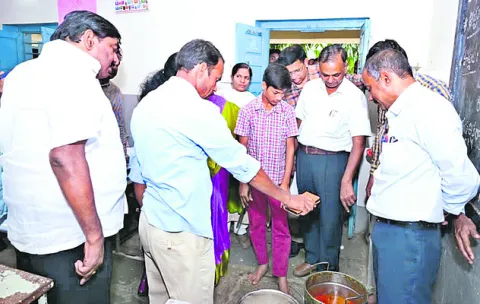 పౌష్టికాహారం ప్రభుత్వ పథకం కాదు