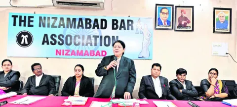 ప్రత్యేక లోక్‌ అదాలత్‌ను విజయవంతం చేయాలి