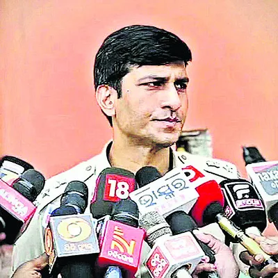 కిటకిటలాడుతున్న శ్రీక్షేత్రం