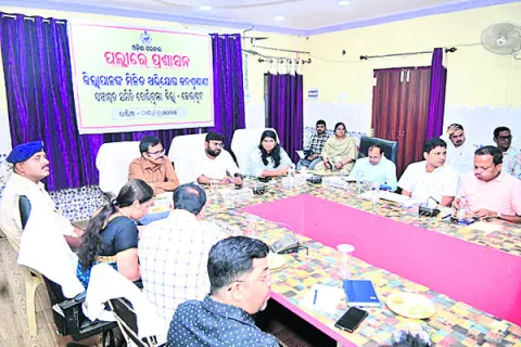 42 వినతుల స్వీకరణ 