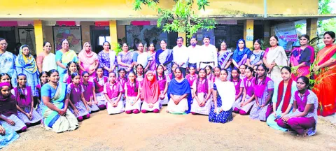 చట్టాలపై అవగాహన కలిగి ఉండాలి