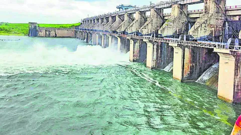 పొంచి ఉన్న నీటి గండం!