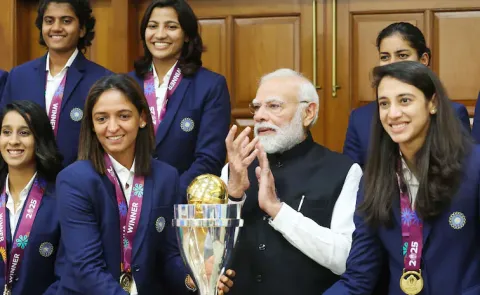 PM Modi Hosts Harmanpreet Kaur And Co Team Gifted Special Jersey7
