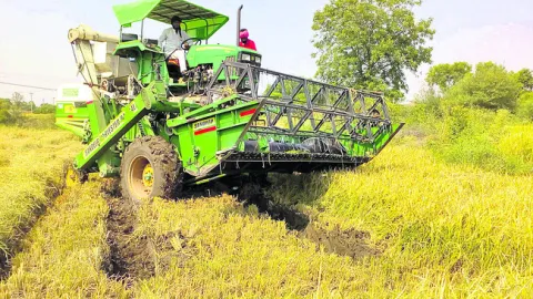 వరి కోతలు ఎలా..?