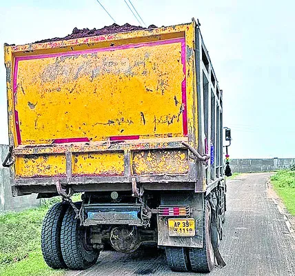 ఆగని గ్రావెల్‌ దందా