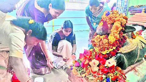 మత్స్యగుండంలో పీవోతిరుమణి శ్రీపూజ పూజలు
