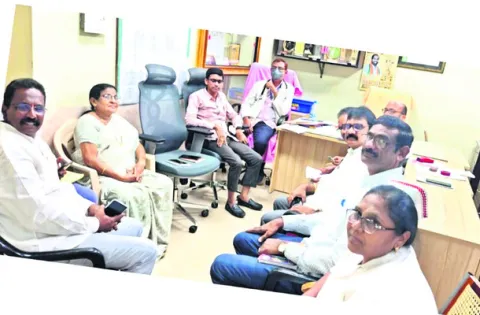 మెడికల్‌ రీయింబర్స్‌మెంట్‌ బిల్లులపై వినతి 