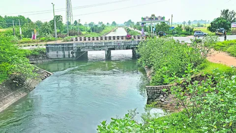 దెబ్బతిన్న ముదిమాణిక్యం మేజర్‌ షట్టర్‌