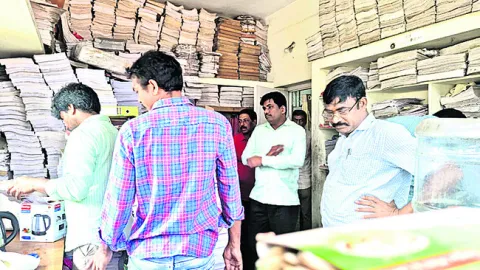 సబ్‌ రిజిస్ట్రార్‌ కార్యాలయాల్లో ఏసీబీ సోదాలు