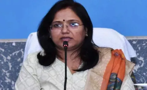 Ias Officers Association Condemns Fathi Comments On Devasena